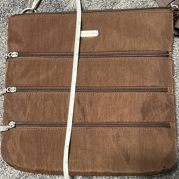 Baggallini Brown Nylon Crossbody. - Picture 11 of 13
